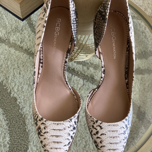 Brand New. Never Been Worn. Snake Print Heels. - Picture 4 of 11